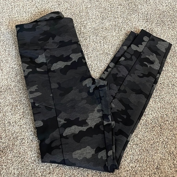CAbi ATC camo leggings small - Picture 1 of 5